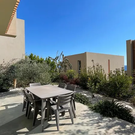 Four C Three Bedroom Big Deluxe 35 Apartment